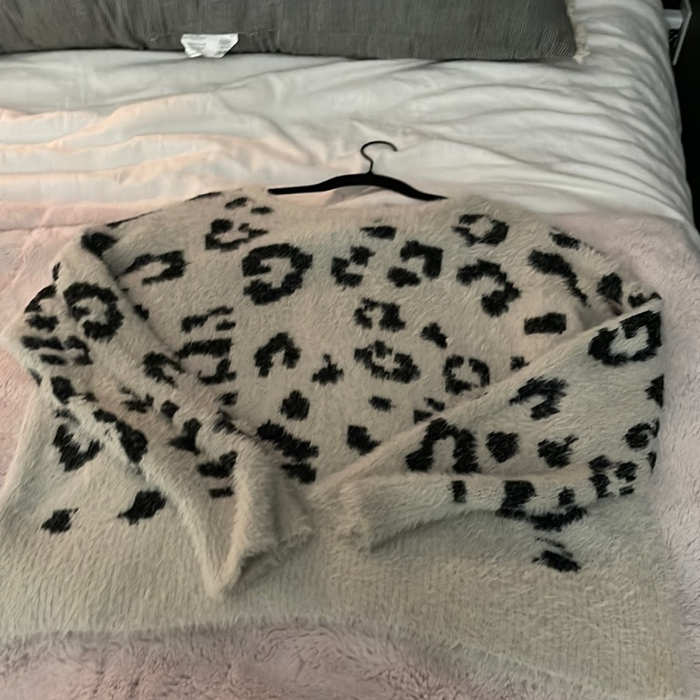 Cheetah sweater